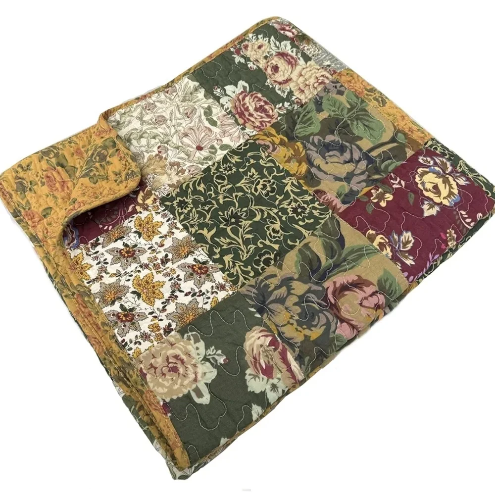 Floral Patchwork Quilt‎ - Multicolor
